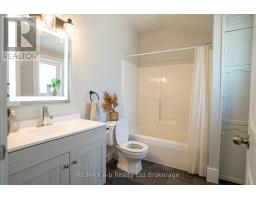 671 HENRY STREET - 41