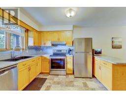 30 LAUREL CRESCENT - 14