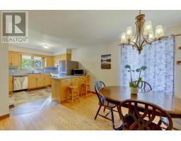30 LAUREL CRESCENT - 16