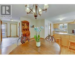 30 LAUREL CRESCENT - 19