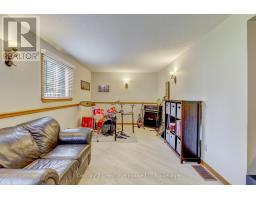 30 LAUREL CRESCENT - 23