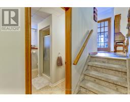 30 LAUREL CRESCENT - 26
