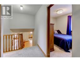 30 LAUREL CRESCENT - 33