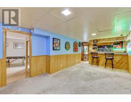 30 LAUREL CRESCENT - 39