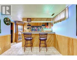 30 LAUREL CRESCENT - 40