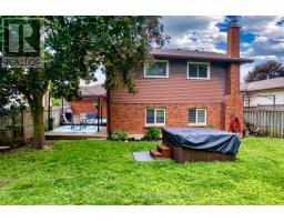 30 LAUREL CRESCENT - 42