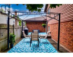 30 LAUREL CRESCENT - 43