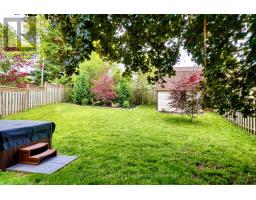 30 LAUREL CRESCENT - 47