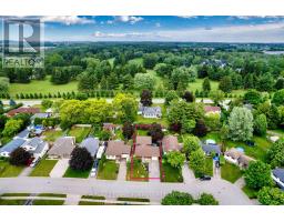 30 LAUREL CRESCENT - 50