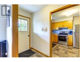 30 LAUREL CRESCENT - 7