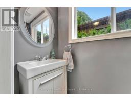 61 POTTERS WAY - 25