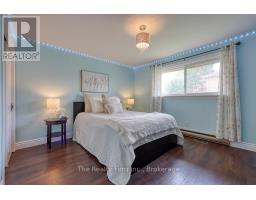 33 CLARK ROAD E - 18
