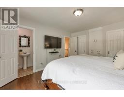 33 CLARK ROAD E - 21