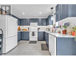4 TOMPKINS COURT - 14