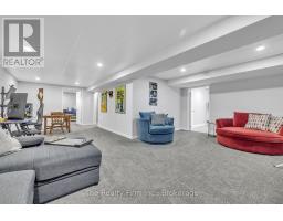 4 TOMPKINS COURT - 19