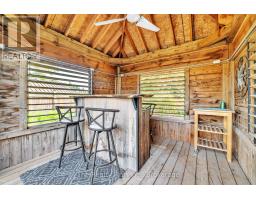 4 TOMPKINS COURT - 30