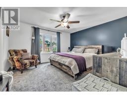 4 TOMPKINS COURT - 7
