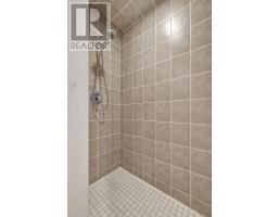 4 TOMPKINS COURT - 9