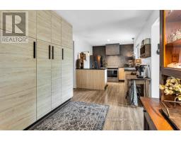 50 MAIN STREET E - 22