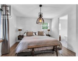 50 MAIN STREET E - 32