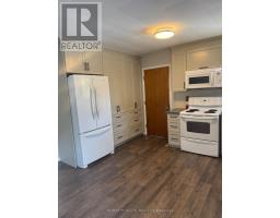 20 FAIRFIELD CRESCENT - 3