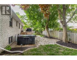 55 SIOUX CRESCENT - 29