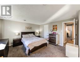 2 - 1193 NELLIS STREET - 27