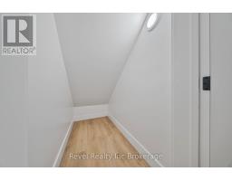 574252 OLD SCHOOL LINE - 26