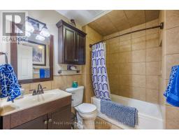 18 DEMEYERE AVENUE - 15