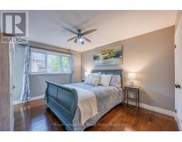 18 DEMEYERE AVENUE - 18