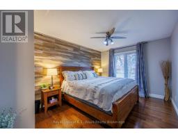 18 DEMEYERE AVENUE - 21