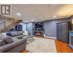 18 DEMEYERE AVENUE - 24