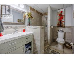 18 DEMEYERE AVENUE - 28