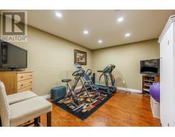 18 DEMEYERE AVENUE - 29