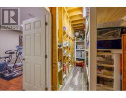 18 DEMEYERE AVENUE - 31