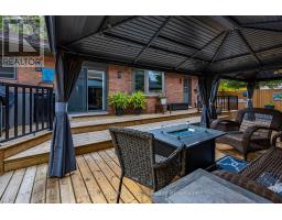 18 DEMEYERE AVENUE - 39