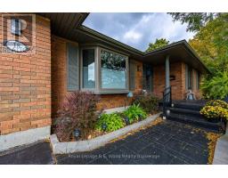 18 DEMEYERE AVENUE - 4