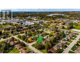 18 DEMEYERE AVENUE - 46