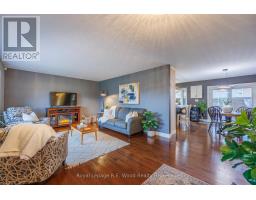 18 DEMEYERE AVENUE - 6