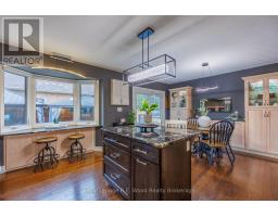 18 DEMEYERE AVENUE - 9