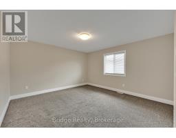 66 CASH CRESCENT - 33