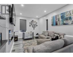 3 MARY STREET E - 24