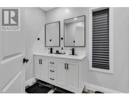 3 MARY STREET E - 30