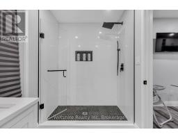 3 MARY STREET E - 31