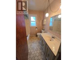 523 QUINTIN PLACE - 9