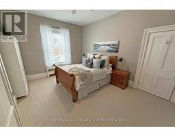 63 VANSITTART AVENUE - 30