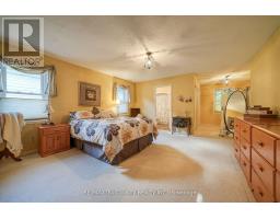 18 WILKINS CRESCENT - 24