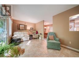 18 WILKINS CRESCENT - 32