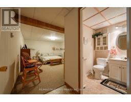 18 WILKINS CRESCENT - 37