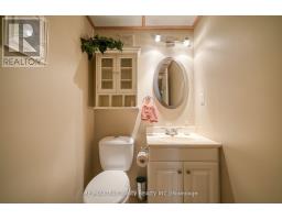 18 WILKINS CRESCENT - 40